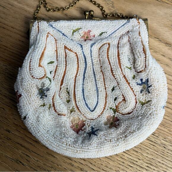 Antique 1920s French Micro Bead Embroidered Clam Shell Kiss Lock Art Deco Bag - Picture 4 of 8
